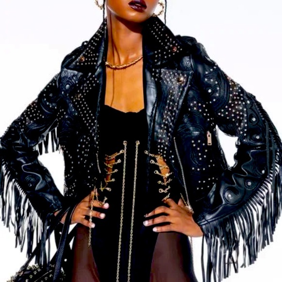 Black fringe - Picture 1 of 2